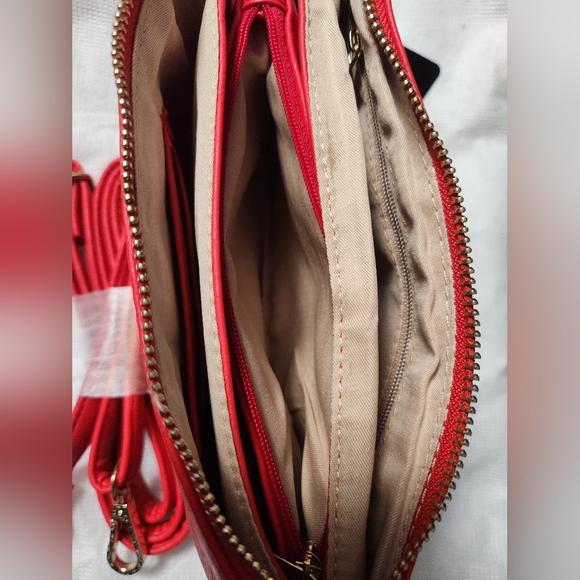 H, RED PURSE, DECOR ON FRONT, CROSSBODY/SHOULDER OR WRISTLET STYLE BAG - Picture 7 of 12